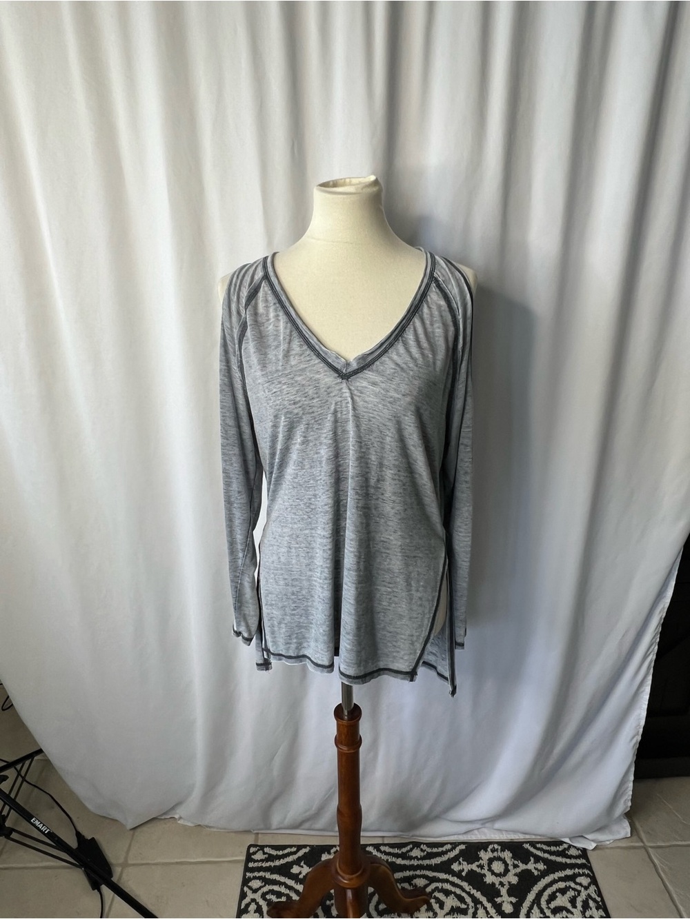 Be Happy Cold Shoulder Gray Tunic Top – Size Large